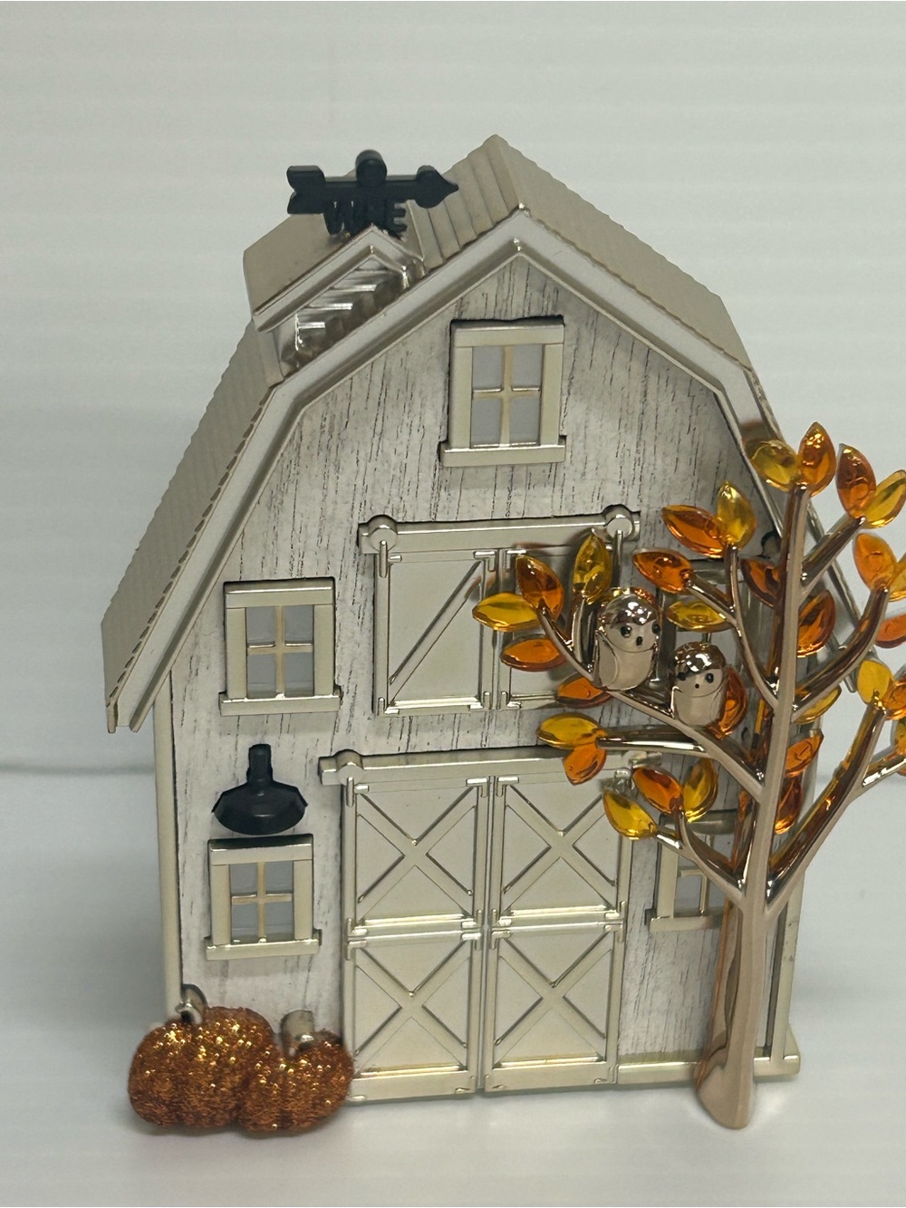 Bath & Body Works Wallflower Plug-in Fall Autumn White Gold Barn Nightlight NEW